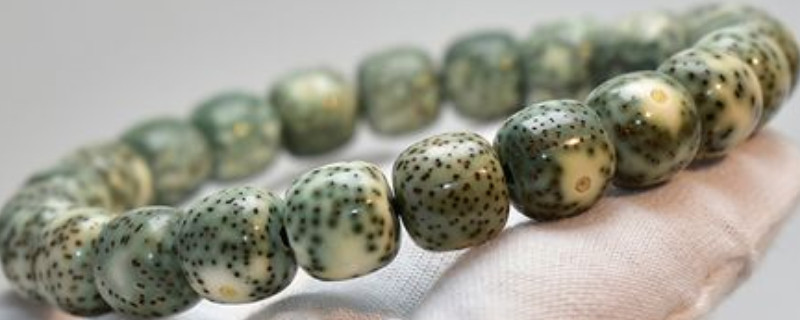 星月石玉料和原生態(tài)區(qū)別