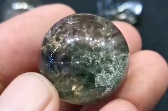 幽靈水晶的功效與作用