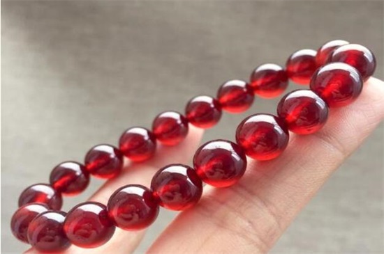 明子手串怎樣能變紅