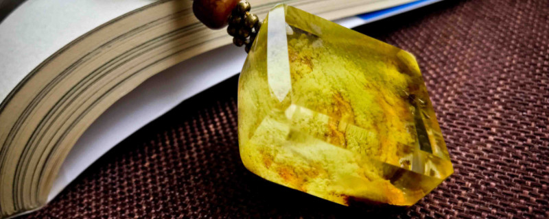 如何辨別水晶真假