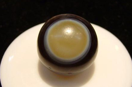 最好的天珠是什么材質(zhì)，九眼石頁巖材質(zhì)