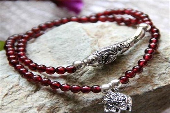 石榴石和水晶的區(qū)別