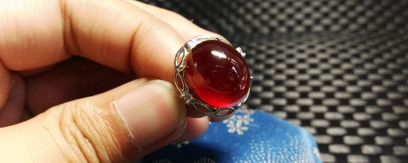 石榴石和紅瑪瑙哪個好