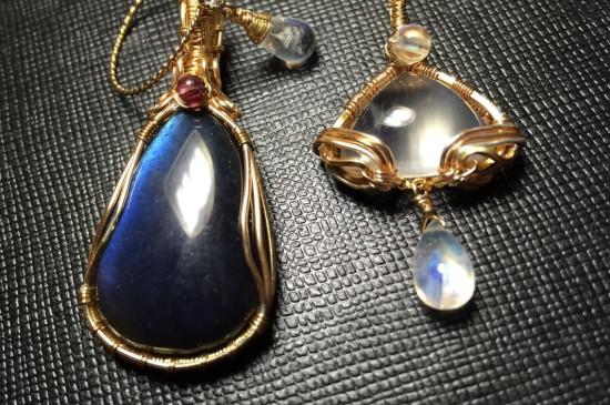 月光石和石榴石可以一起戴嗎