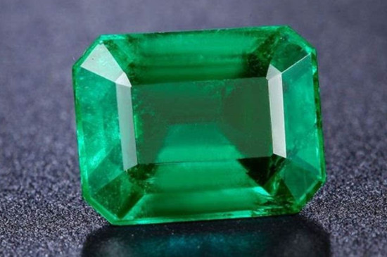 綠柱石和祖母綠的區(qū)別