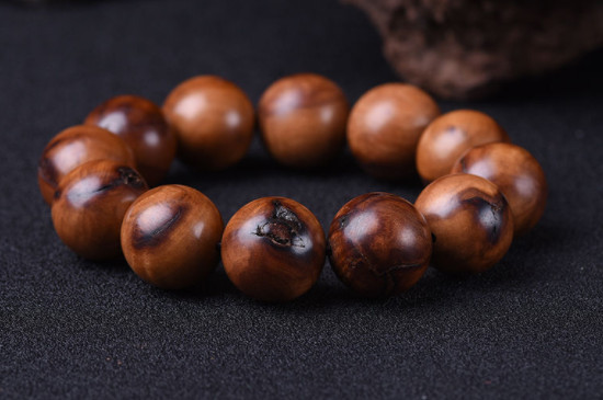 雷擊木手串鑒別方法