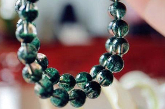 鴆羽幽靈和紅膠花水晶的區(qū)別