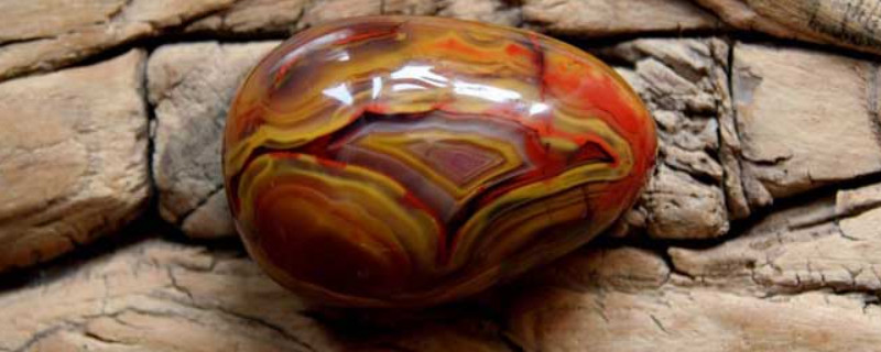 戰(zhàn)國紅和瑪瑙的區(qū)別