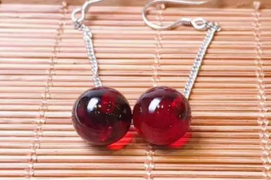 真血珀用火燒是什么樣子