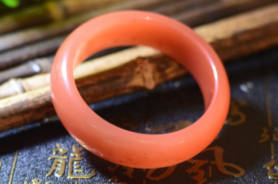 金絲玉和和田玉的區(qū)別
