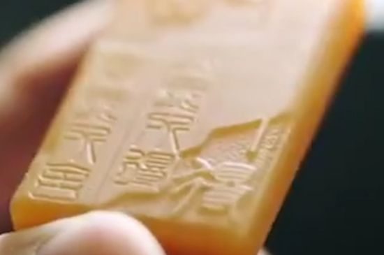 黃龍玉和翡翠哪個好