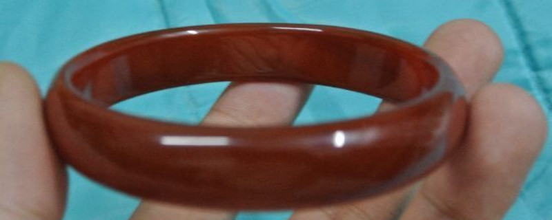 鑒別瑪瑙手鐲最簡單方法