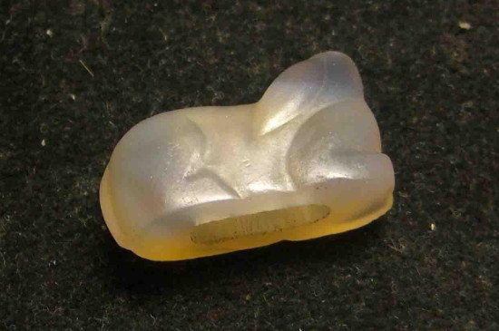 瑪瑙為何要戴在右手