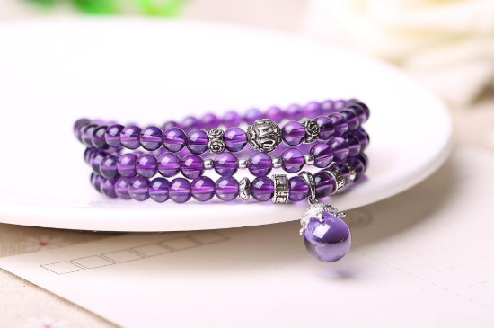 紫晶石和紫水晶哪個貴重，紫水晶比紫晶石貴重