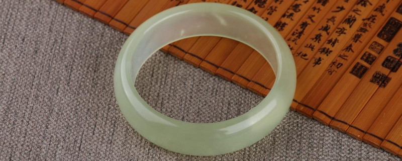 岫玉怎么保養(yǎng)會越戴越透