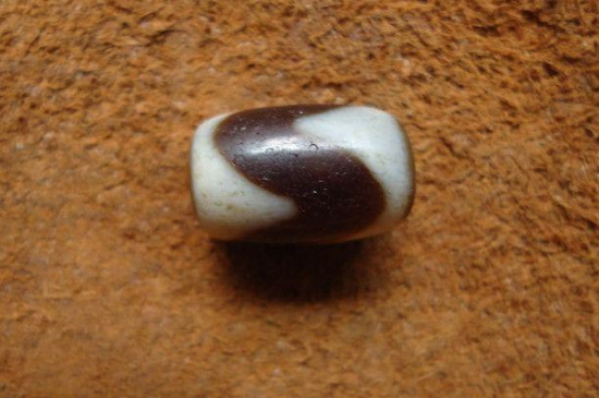 天珠最簡(jiǎn)單的凈化方法，御守鹽晶洞晶簇陽(yáng)光香