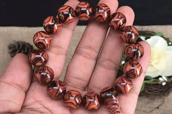 緬甸黃花梨手串怎么盤玩