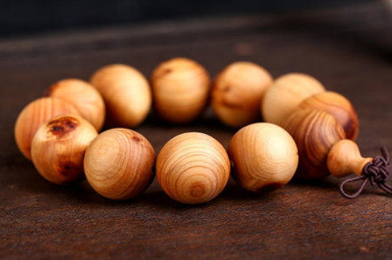 高油崖柏手串怎么盤