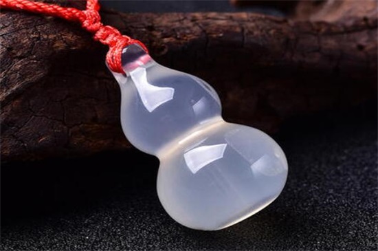 葫蘆手串戴手上葫蘆嘴朝向，葫蘆的正確戴法