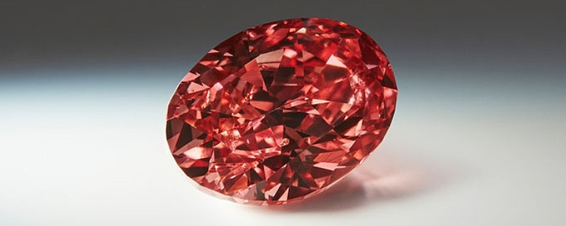 鉆戒上的鉆石怎么辨別真假