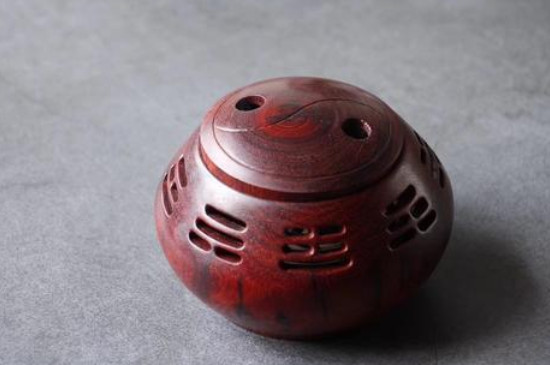 小葉紫檀包漿后看得到棕眼么