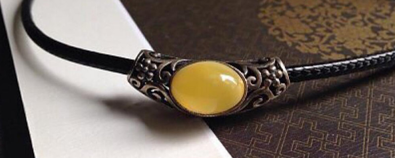 真假蜜蠟的鑒別方法鹽水