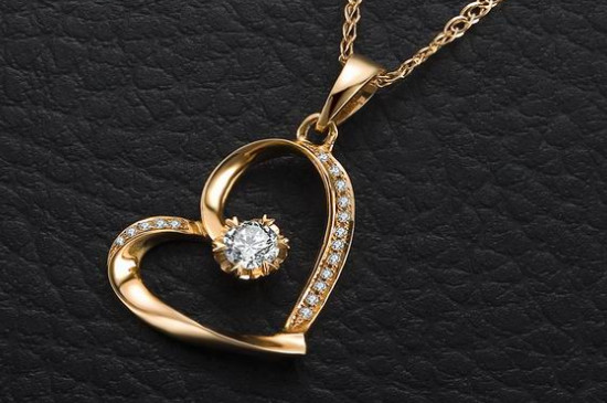 白藍(lán)寶和鉆石的區(qū)別