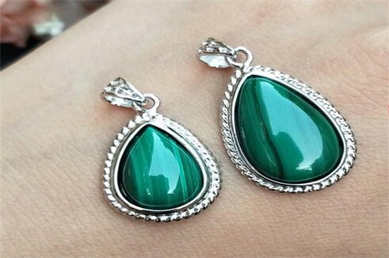 孔雀石的寓意和象征