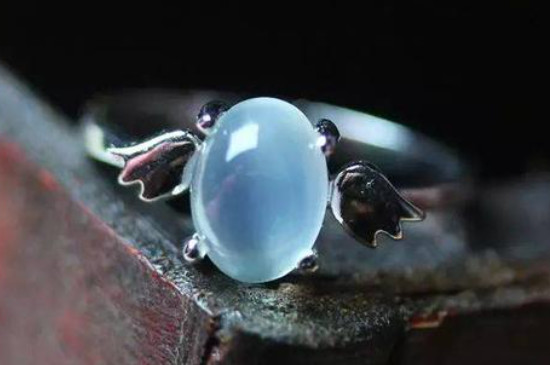 月長石和月光石的區(qū)別