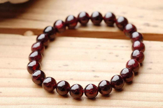 石榴手鏈有什么寓意