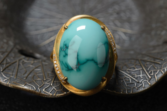 綠松石戒指需要泡水嗎