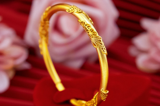 老鳳祥足金是什么意思