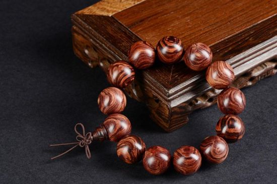 紫檀柳和黃花梨的區(qū)別，四種方法區(qū)分兩者