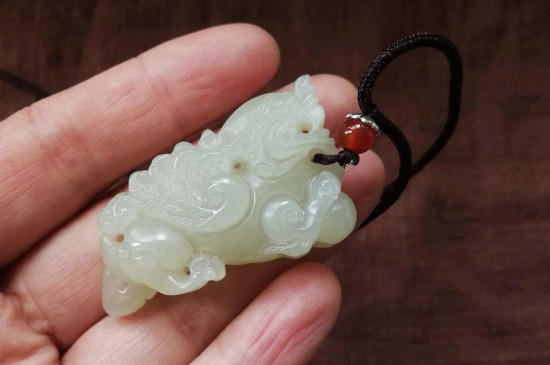 貔貅項(xiàng)鏈的戴法女