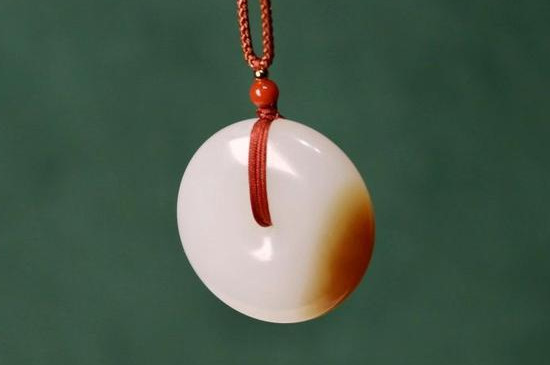 和田玉平安扣的寓意及象征