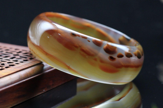 玉髓手鐲一般多少錢，價格通常只有幾百元