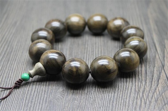 金絲楠木佩戴禁忌，千萬(wàn)注意這些禁忌別犯