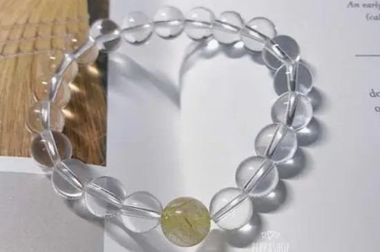 女人戴白水晶戴哪個手