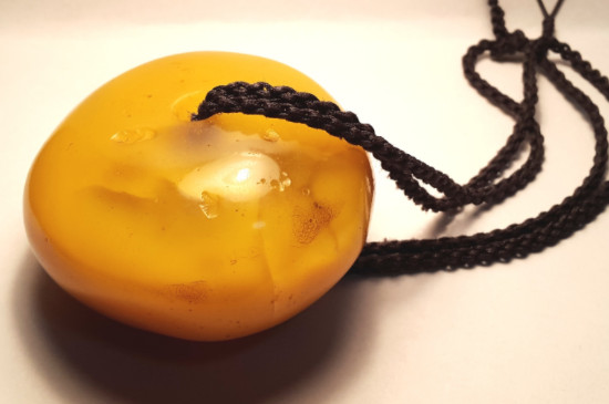 蜜蠟與琥珀的區(qū)別在哪里