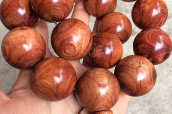 紫檀柳和黃花梨的區(qū)別