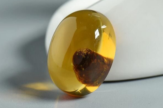 蜜蠟與琥珀的區(qū)別在哪里