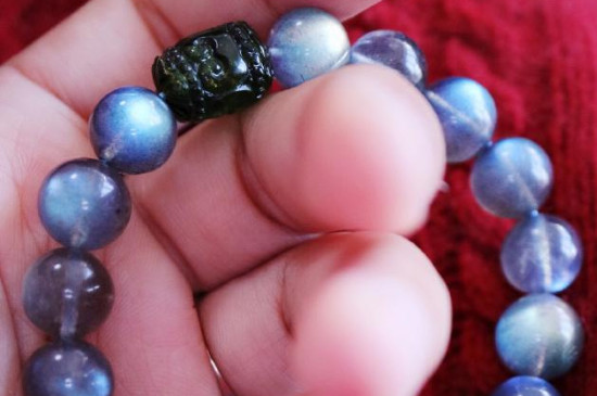 藍(lán)月光水晶的作用和功效