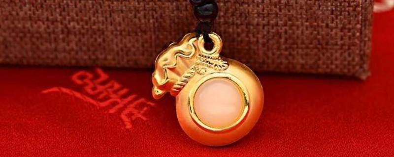 和田玉福袋吊墜的寓意和象征
