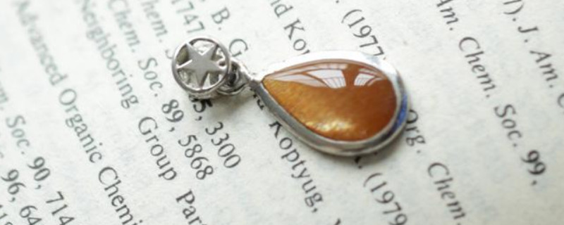 發(fā)晶戴在左手還是右手