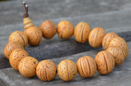 桃核手串黑了還能盤出來嗎