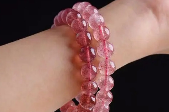 水晶手鏈女生應(yīng)該戴哪個手