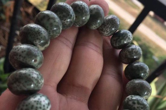 星月帝王綠染色怎么判斷