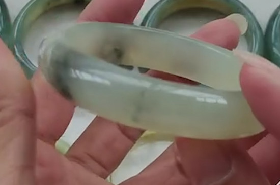 佩戴岫玉的好處