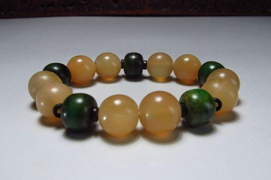 羊角與牛角手串哪種好，牛角手串效果比羊角好