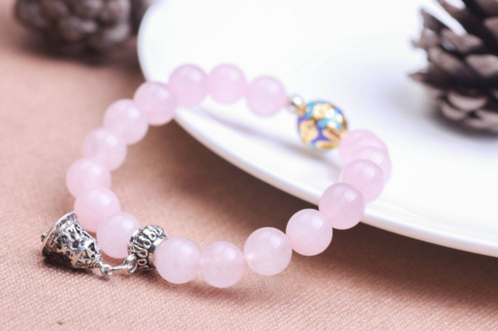 粉色水晶哪些人不能戴，不適合帶粉水晶的人